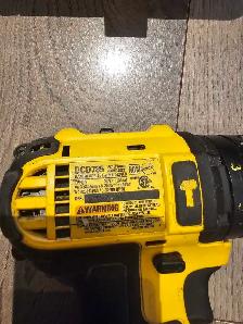 DEWALT Cordless Drill and Impact Driver Combo Kit - Photo 8