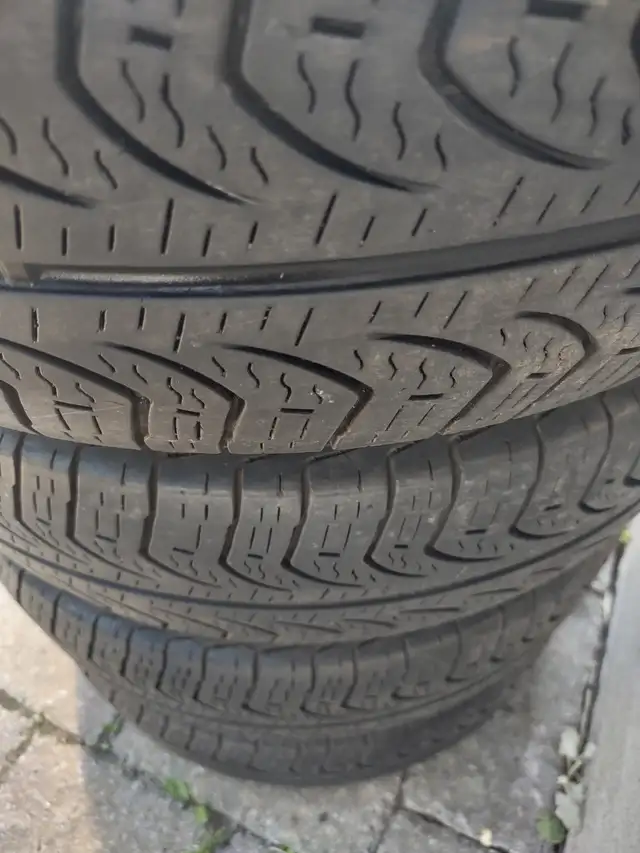 185-65R14x4 pneus été Pirelli en bon état. Usure 7/32