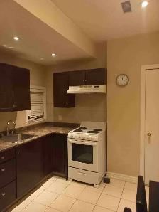 1 BR Basement Apartment for Rent July 15 - L5M. - Photo 3