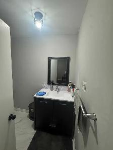 FULL 3 BEDROOM RECENTLY RENOVATED TOWNHOUSE RENTAL IN BRAMPTON - Photo 7
