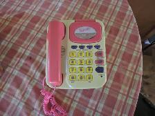 Téléphone Barbie vintage.