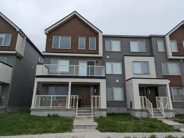 4 bedroom and 4 bathroom townhouse for Rent
