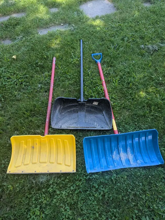 3 Snow shovels