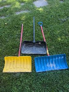3 Snow shovels