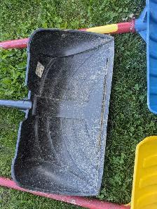 3 Snow shovels - Photo 4