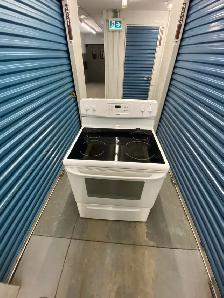 WHITE GLASS TOP ELECTRIC STOVE