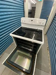 WHITE GLASS TOP ELECTRIC STOVE - Photo 9