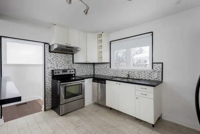 FEMALE ONLY ACCOMODDATION - NEWMARKET - NEAR YONGE DAVIS