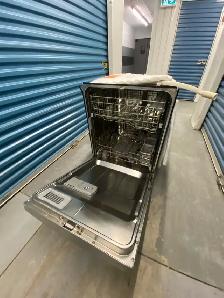 GE STAINLESS STEEL DISHWASHER - Photo 10