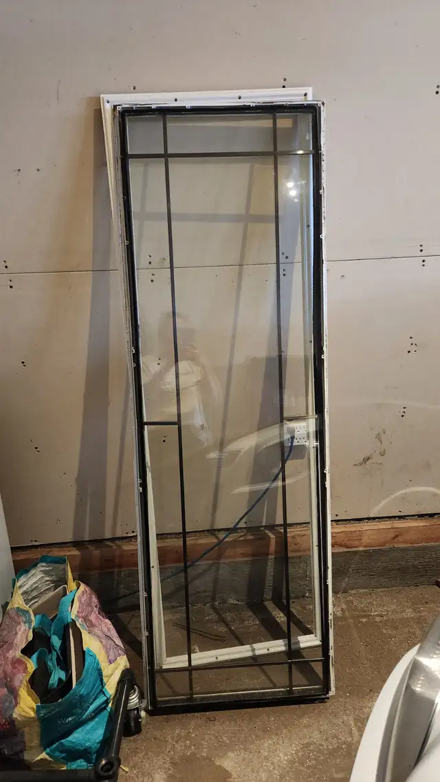 Free door insert