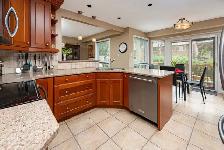 Gorgeous 4 Bed Family Home in the Heart of Markham Village - Photo 4