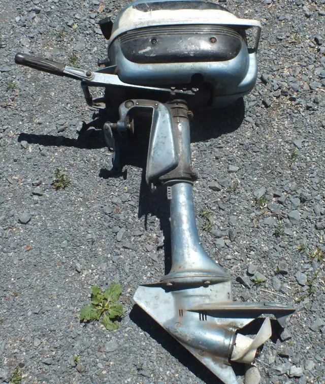EVINRUDE OUTBOARD MOTER
