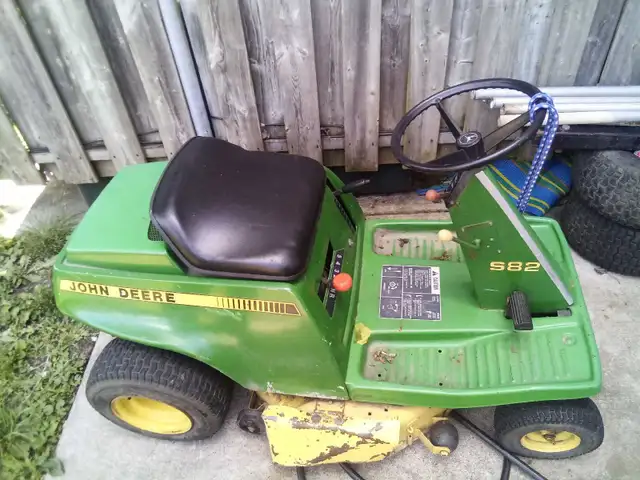 riding lawnmower