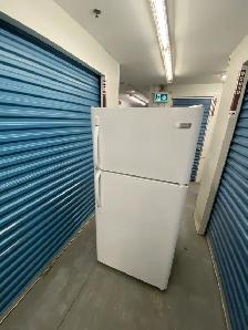 WHITE REFRIGERATOR TOP FREEZER - Photo 2