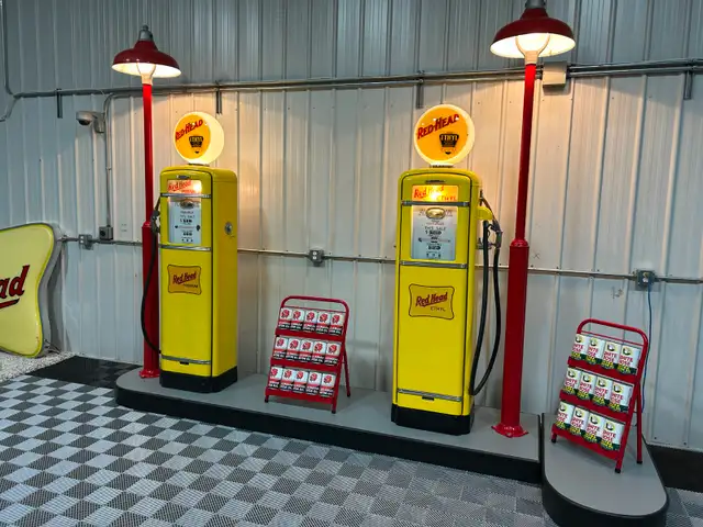 Oil & Gas Collectibles - GM, Texaco, Red Head Gas Pumps & Signs