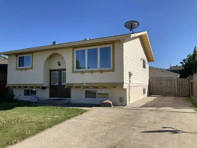 Home for Rent - 4 Bedrooms - Pet Friendly- Heated Garage - AC