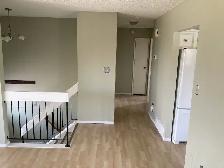 Home for Rent - 4 Bedrooms - Pet Friendly- Heated Garage - AC - Photo 6