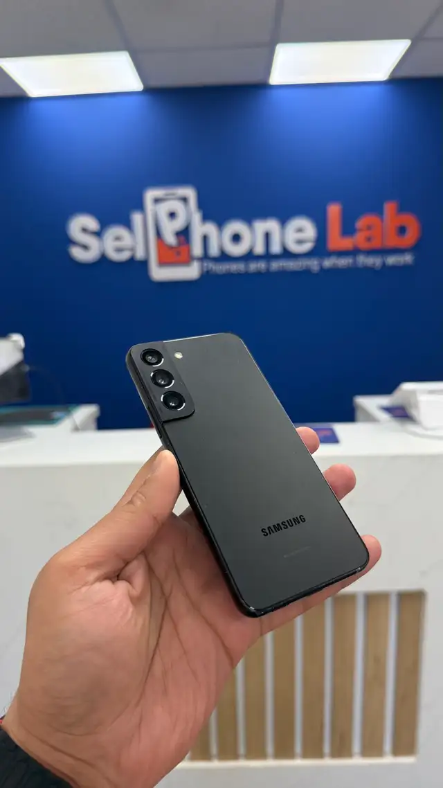 pre owned Samsung Galaxy S22 for sale at SellPhone Lab Cochrane