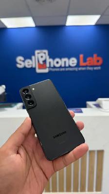 pre owned Samsung Galaxy S22 for sale at SellPhone Lab Cochrane - Photo 3
