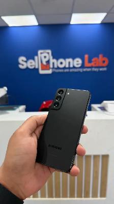 pre owned Samsung Galaxy S22 for sale at SellPhone Lab Cochrane - Photo 4