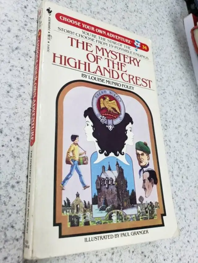 The Mystery of the Highland Crest by Louise Munro Foley