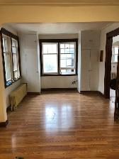 1 bedroom on main level, large backyard, parking and laundry - Photo 2