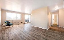 PARKING SPACE, WATER & HEAT INCLUDED - Franklin Manor 1BR Apt - Photo 2
