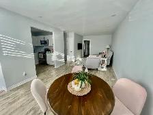 Newly Renovated 2 bedroom   den main floor of duplex - Photo 10