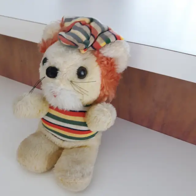 BEAU BÉBÉ OURSON NEUF BEIGE SUPER-DOUX DE 9' DE HAUT: $5.00