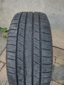 1 pneu été 225-55R17 Michelin X-Tour, comme neuf. Usure 9/32