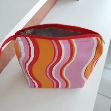 9 DIFFÉRENTS SACS NEUFS POUR METTRE LE MAQUILLAGE:  $5.00 CHACUN