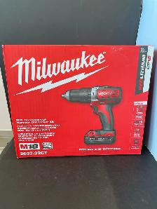 MILWAUKEE M18 COMPACT1/2" HAMMER DRILL/DRIVER KIT 2607-22CT