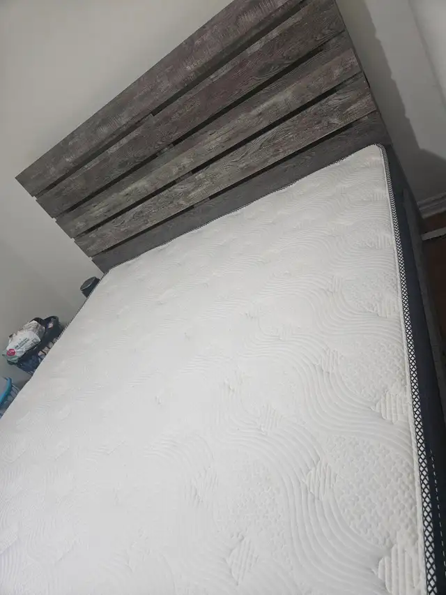 Selling King size bad frame with mattress