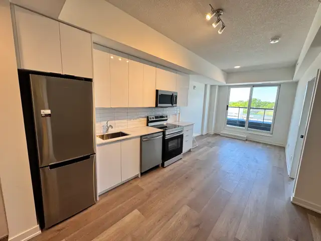 BRAND NEW - READY TO MOVE IN CONDO IN BRANTFORD