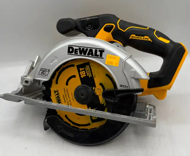 Dewalt DCS565 - 8 1/2' Cordless Circular Saw with Blade