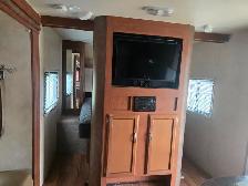2014 Wildwood 28DBUD  - Half-Ton Towable - Photo 3