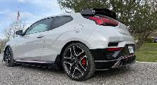 2022 Hyundai Veloster N - Photo 2