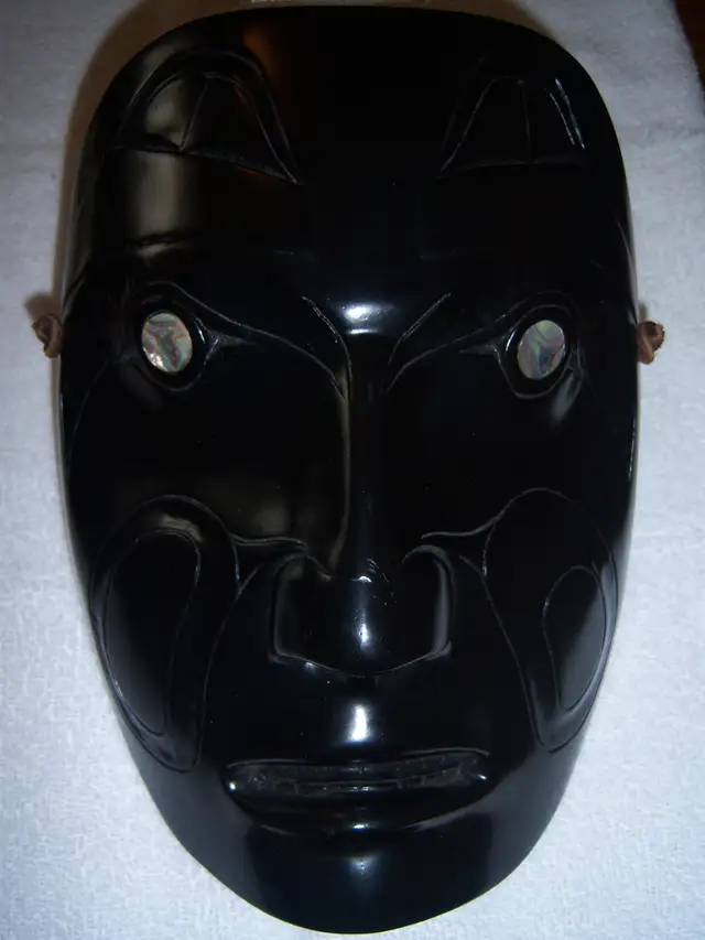 NATIVE TRIBAL MASK