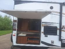 Lightweight Couples Trailer – Easy to Tow! - Photo 3
