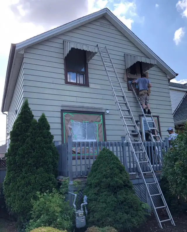 pro PAINTERZ are Hiring ! exterior work available must have exp!