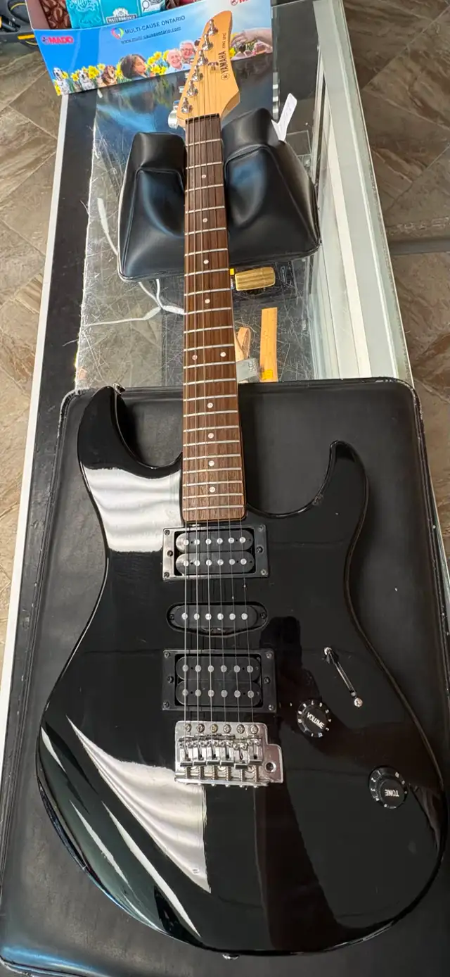 Yamaha ERG 121C Electric Guitar - No Case