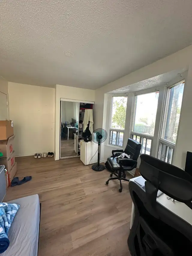 Private room with patio near  TTC subway , downtown Toronto