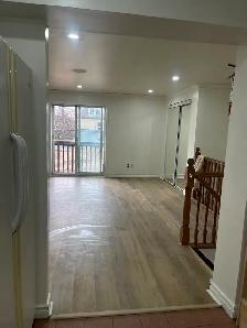 Private room with patio near  TTC subway , downtown Toronto - Photo 7