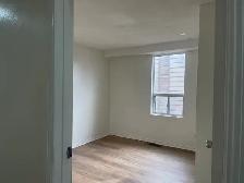 Private room with patio near  TTC subway , downtown Toronto - Photo 9
