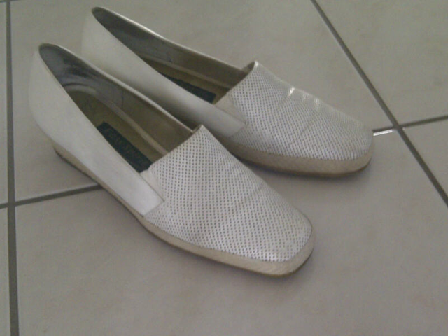 SOULIERS CUIR BLANC EASY SPIRIT GR7AA FEM TALONS 1.5 HAU: $10.00