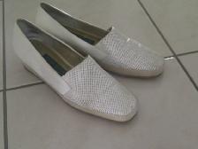 SOULIERS CUIR BLANC EASY SPIRIT GR7AA FEM TALONS 1.5 HAU: $10.00