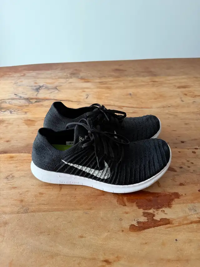 Nike Free Run RN Flyknit - Size 9 - 831070-001
