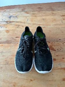 Nike Free Run RN Flyknit - Size 9 - 831070-001 - Photo 3