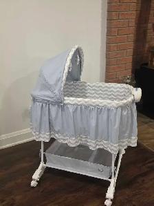 Bassinets  and Medela,  great package - Photo 6