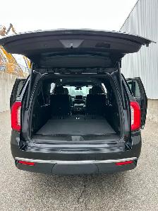 2023 Yukon XL SLT - Photo 4